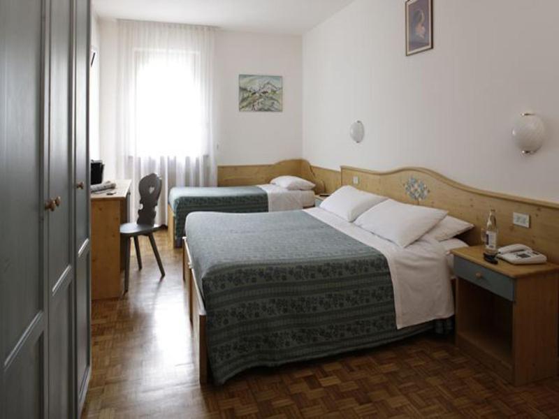 ארונצו די קדורה Albergo Miravalle מראה חיצוני תמונה