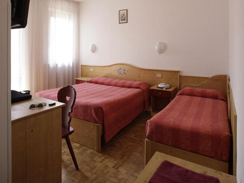 ארונצו די קדורה Albergo Miravalle מראה חיצוני תמונה